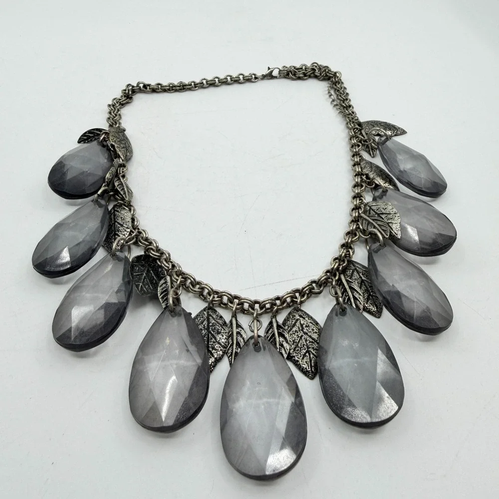 Gray Faceted Crystal Teardrop Leaf Charm Necklace Silver Tone Statement Jewelry